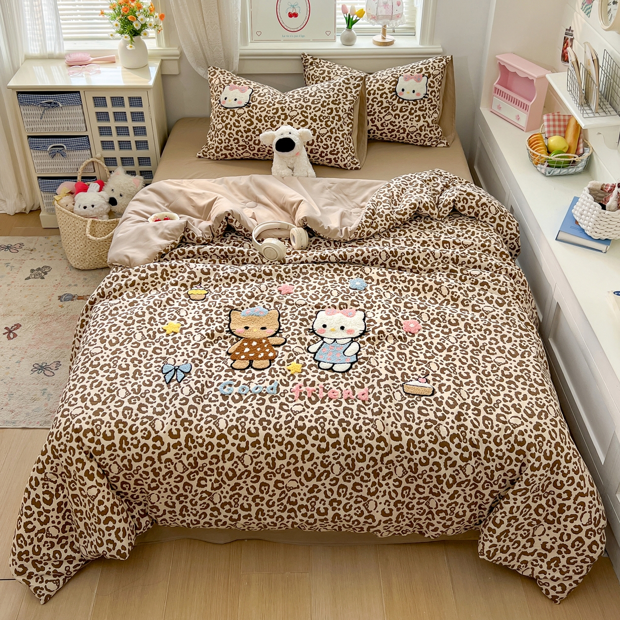 91家纺网 家纺一手货源 找家纺 易辰美 2026新款水洗棉毛巾绣夏被四件套 豹纹猫-咖