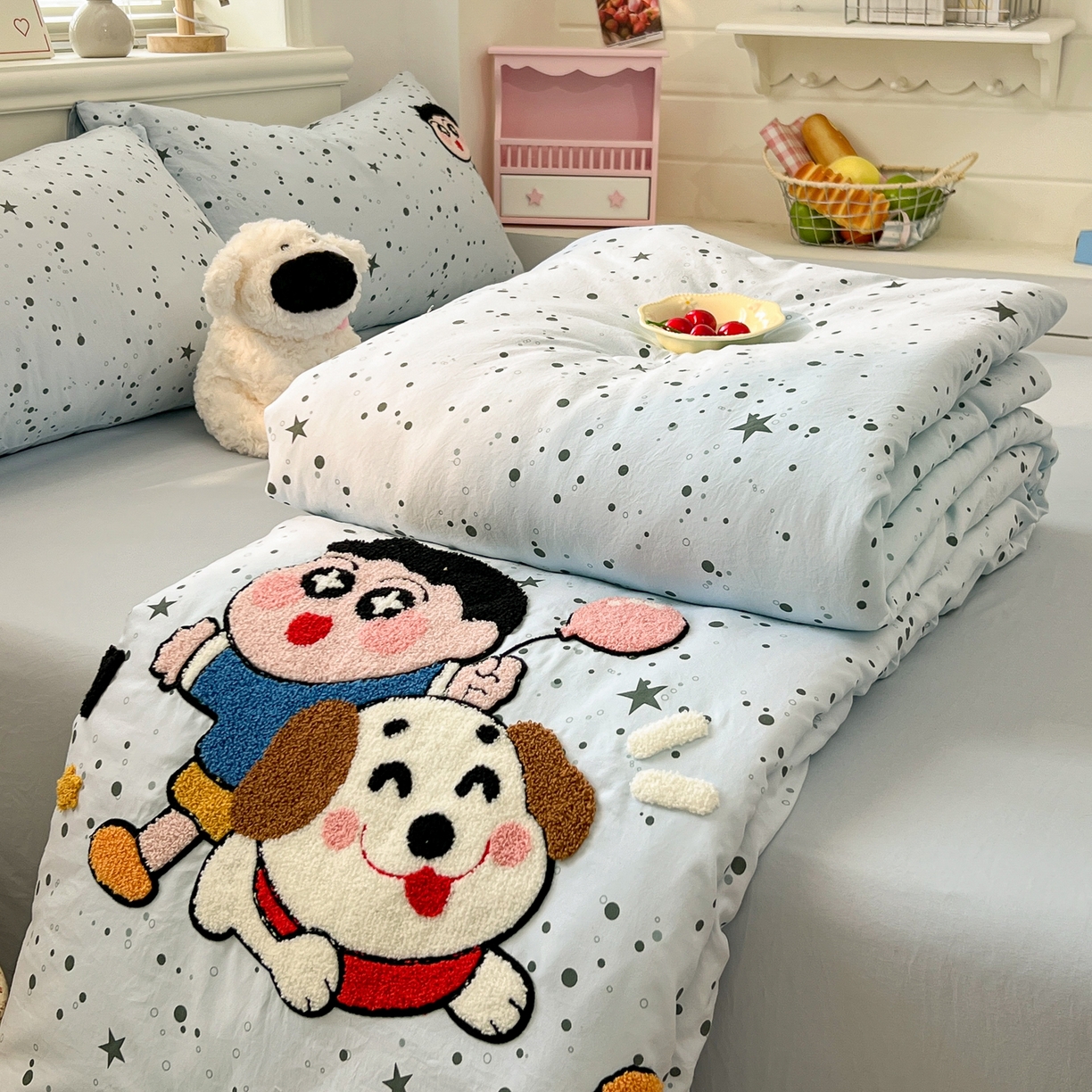 91家纺网 家纺一手货源 找家纺 易辰美 2026新款水洗棉毛巾绣夏被四件套 小新与大白