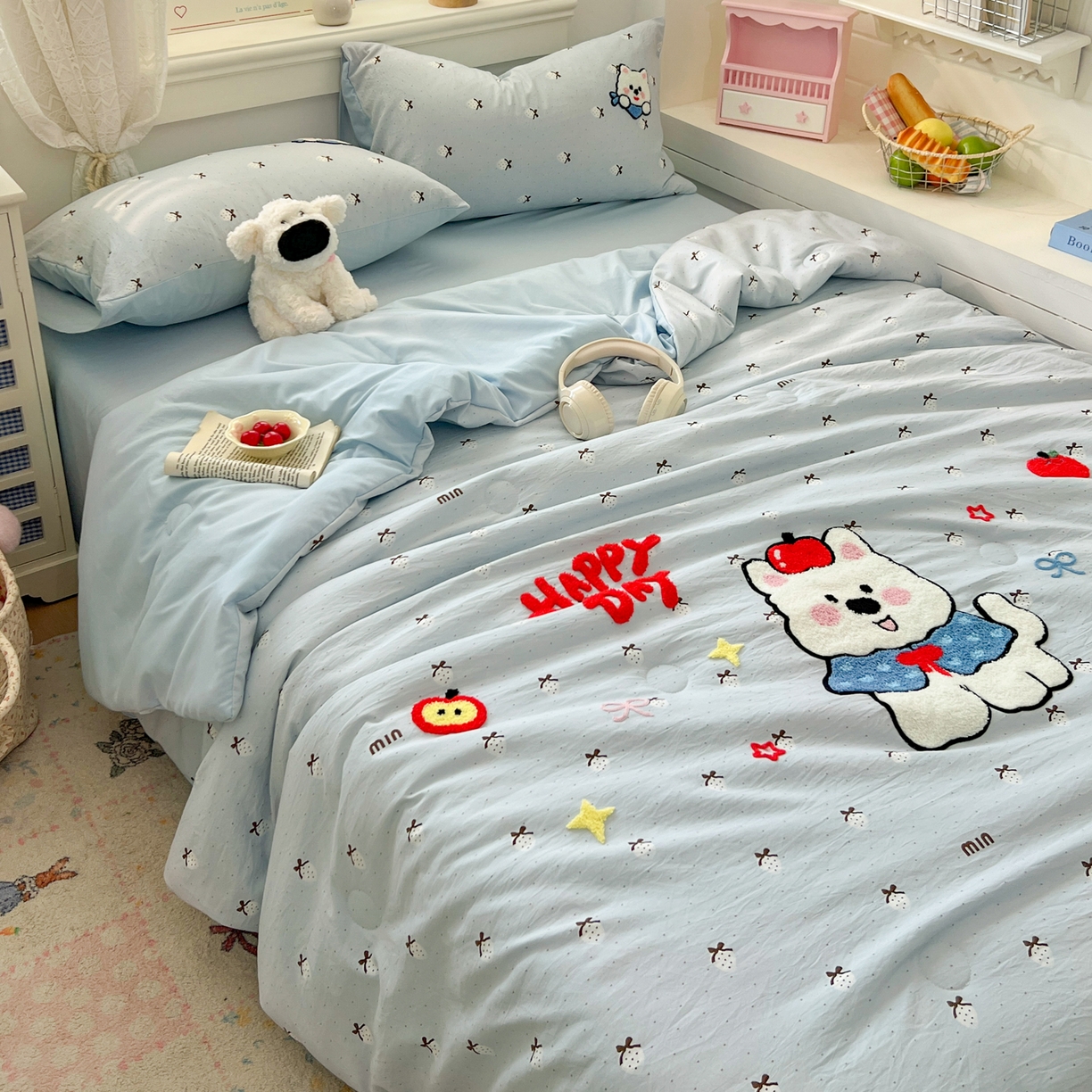 91家纺网 家纺一手货源 找家纺 易辰美 2026新款水洗棉毛巾绣夏被四件套 西高地