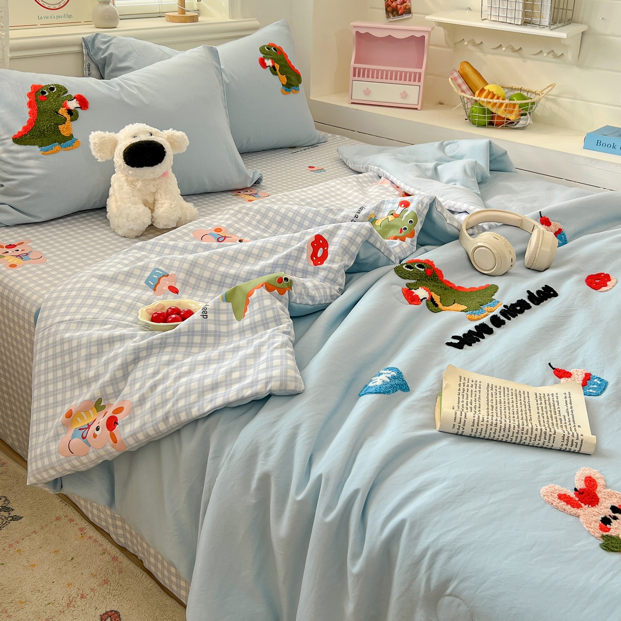 91家纺网 家纺一手货源 找家纺 易辰美 2026新款水洗棉毛巾绣夏被四件套 动物派对