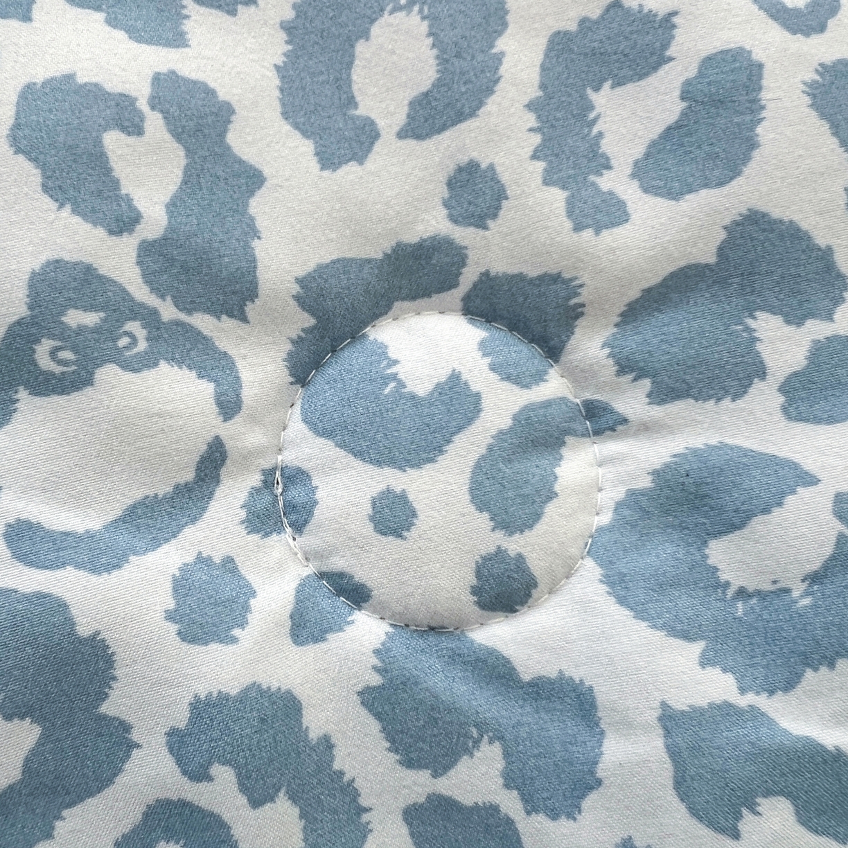 91家纺网 家纺一手货源 找家纺 易辰美 2026新款水洗棉毛巾绣夏被四件套 豹纹猫-兰