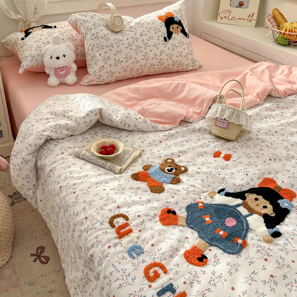 91家纺网 家纺一手货源 找家纺 易辰美 2026新款水洗棉毛巾绣夏被四件套 小女孩