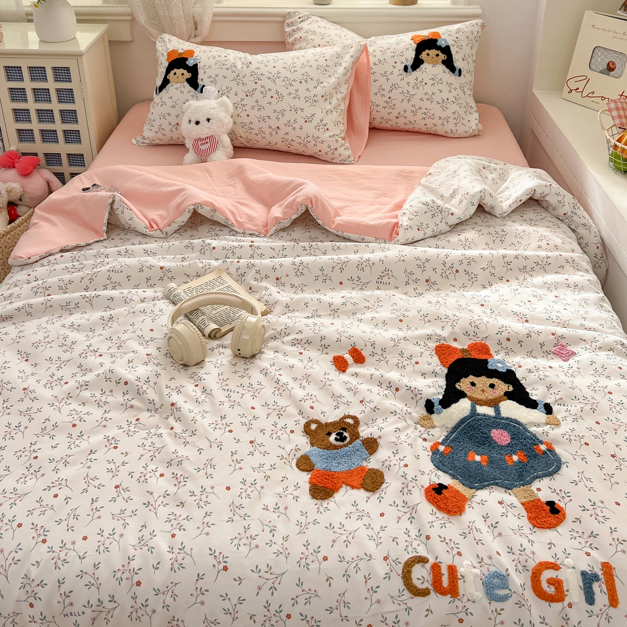 91家纺网 家纺一手货源 找家纺 易辰美 2026新款水洗棉毛巾绣夏被四件套 小女孩