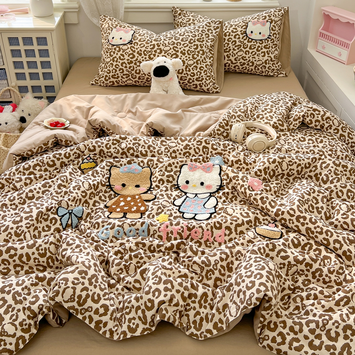 91家纺网 家纺一手货源 找家纺 易辰美 2026新款水洗棉毛巾绣夏被四件套 豹纹猫-咖