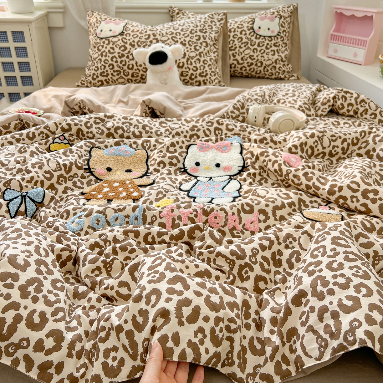 91家纺网 家纺一手货源 找家纺 易辰美 2026新款水洗棉毛巾绣夏被四件套 豹纹猫-咖