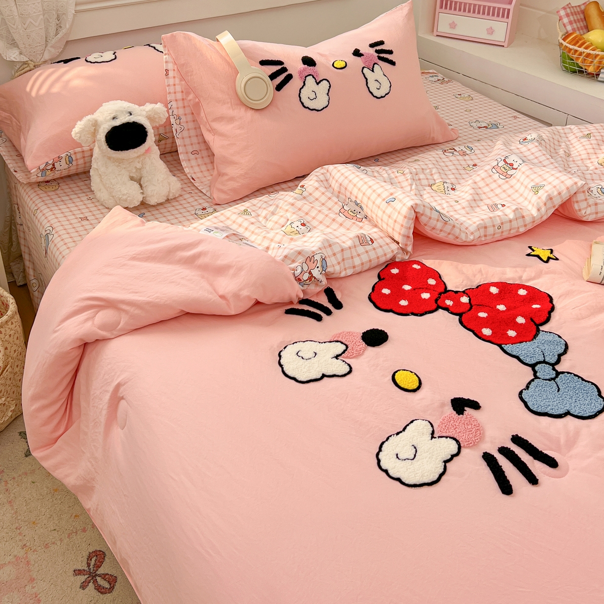 91家纺网 家纺一手货源 找家纺 易辰美 2026新款水洗棉毛巾绣夏被四件套 可爱KT猫