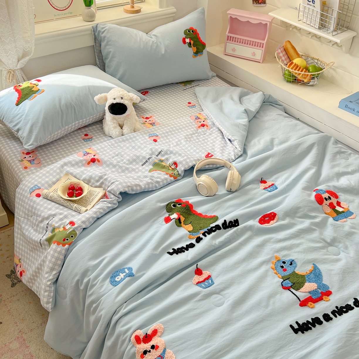 91家纺网 家纺一手货源 找家纺 易辰美 2026新款水洗棉毛巾绣夏被四件套 动物派对