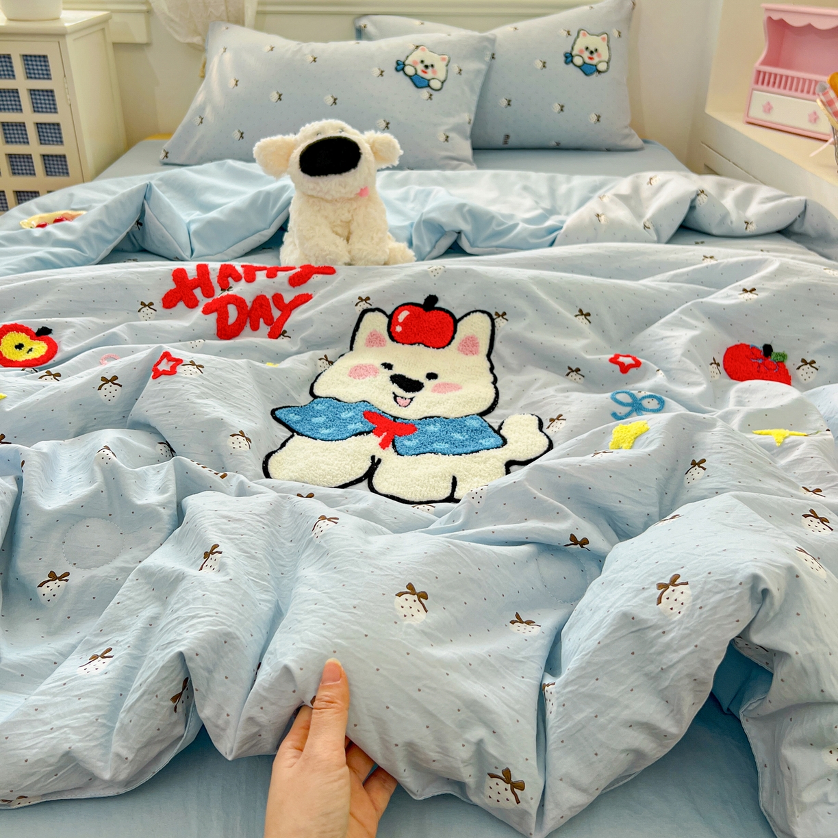 91家纺网 家纺一手货源 找家纺 易辰美 2026新款水洗棉毛巾绣夏被四件套 西高地