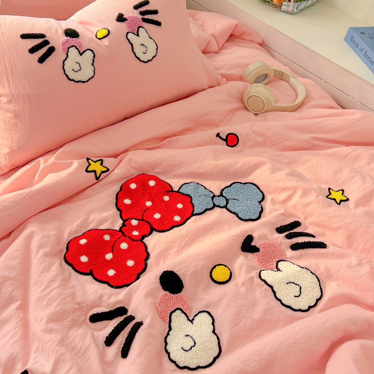 91家纺网 家纺一手货源 找家纺 易辰美 2026新款水洗棉毛巾绣夏被四件套 可爱KT猫