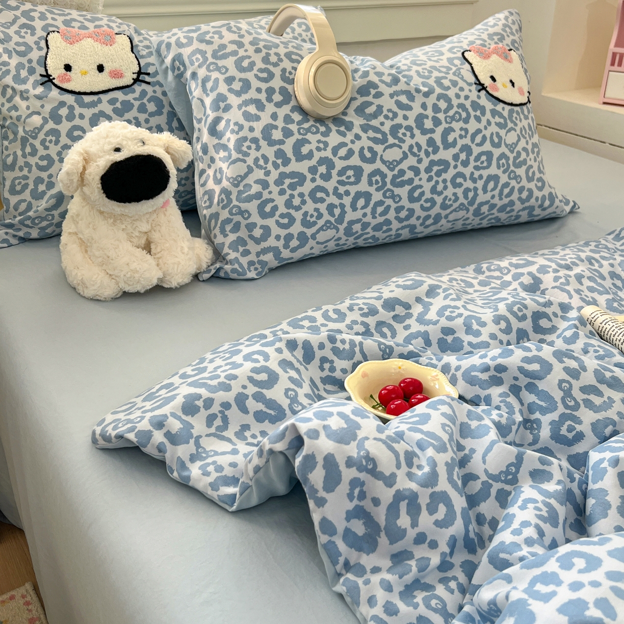 91家纺网 家纺一手货源 找家纺 易辰美 2026新款水洗棉毛巾绣夏被四件套 豹纹猫-兰