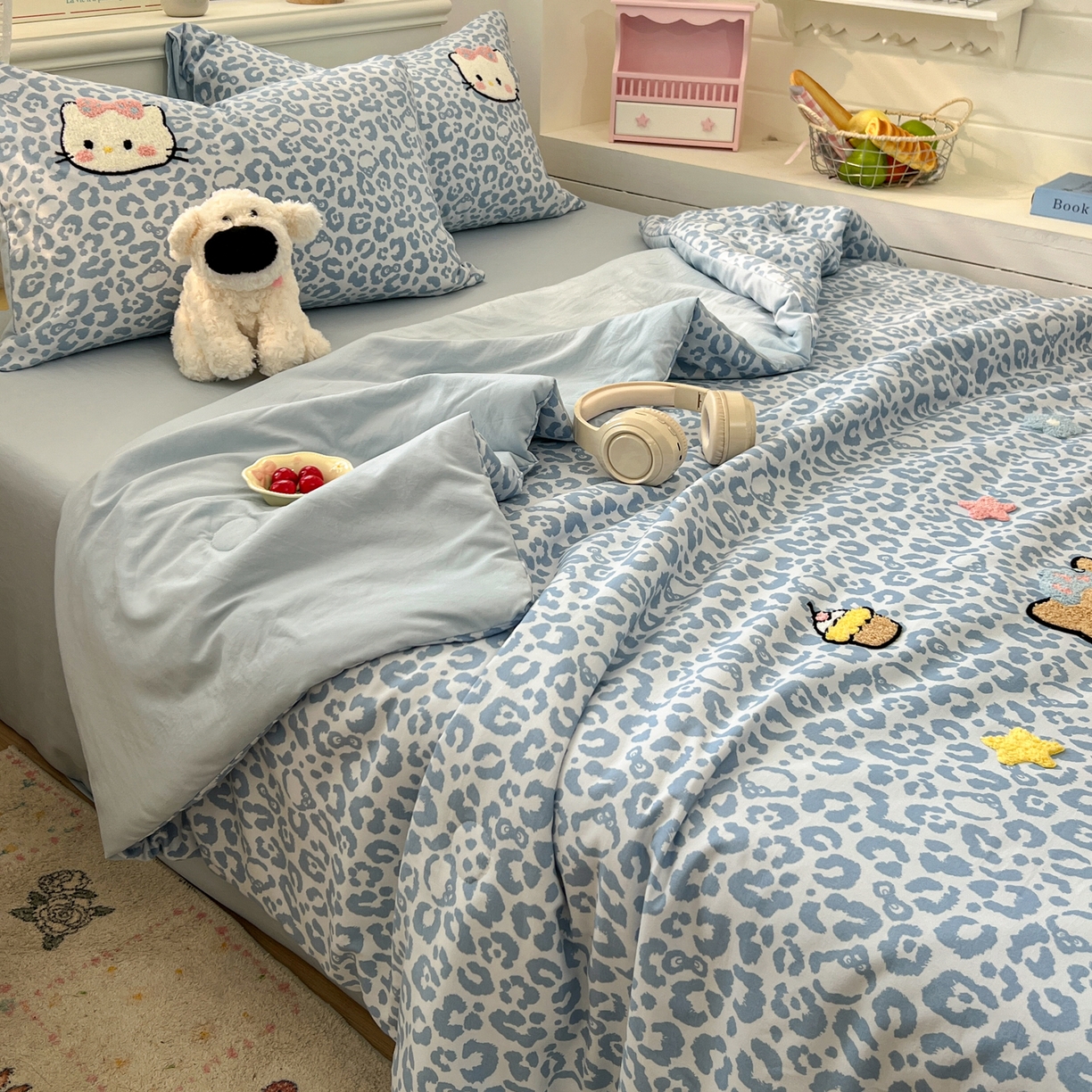 91家纺网 家纺一手货源 找家纺 易辰美 2026新款水洗棉毛巾绣夏被四件套 豹纹猫-兰