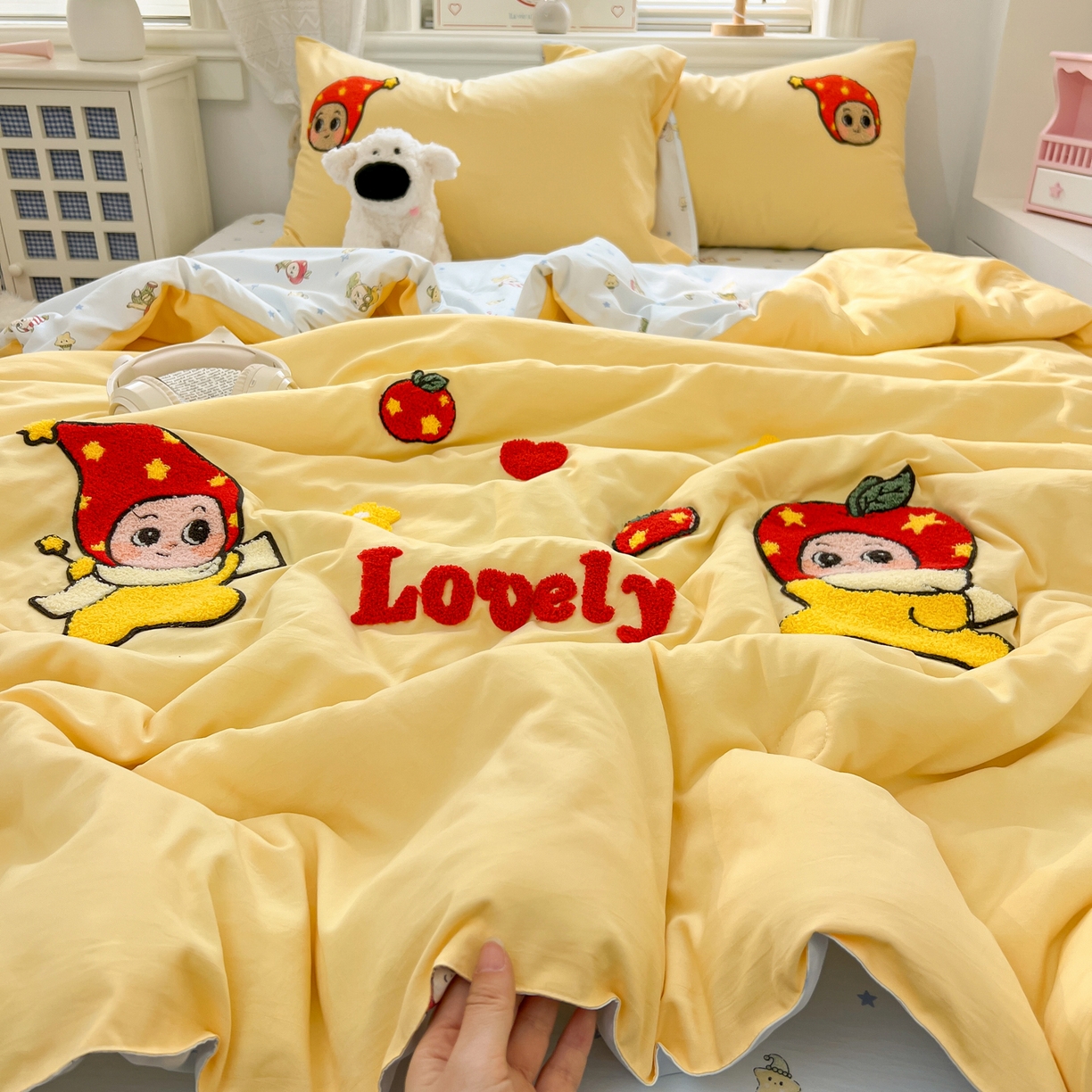 91家纺网 家纺一手货源 找家纺 易辰美 2026新款水洗棉毛巾绣夏被四件套 星星人