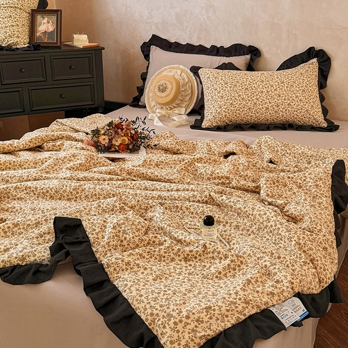 91家纺网 家纺一手货源 找家纺  2026直播爆款韩版赫本风花边款水洗双层纱夏被四件套【有买家秀加V】山茶左岸