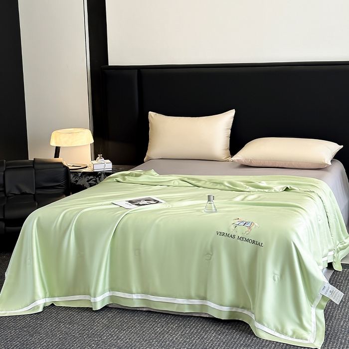 91家纺网 家纺一手货源 找家纺 薇玛仕 2026新款绣花80支兰精天丝可水洗蚕丝被100蚕丝填充夏凉被空调被 春色绿