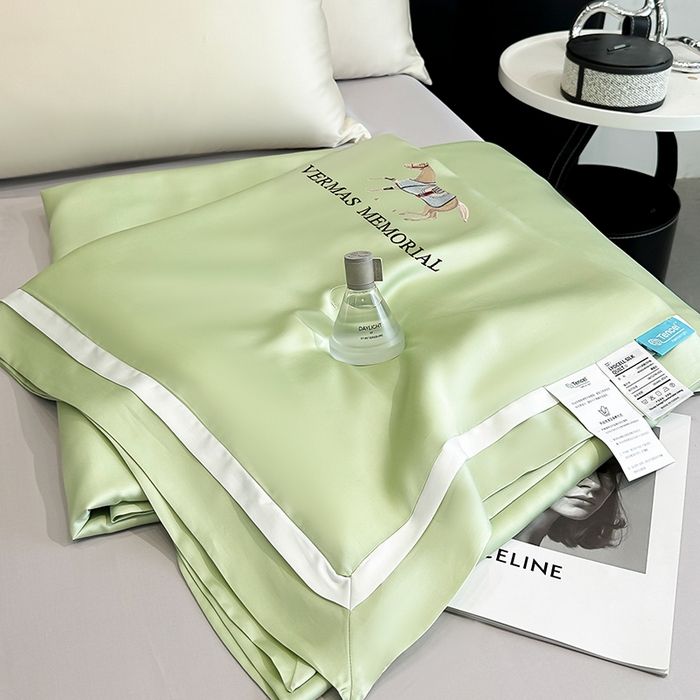 91家纺网 家纺一手货源 找家纺 薇玛仕 2026新款绣花80支兰精天丝可水洗蚕丝被100蚕丝填充夏凉被空调被 春色绿