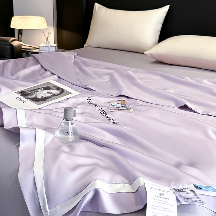 91家纺网 家纺一手货源 找家纺 薇玛仕 2026新款绣花80支兰精天丝可水洗蚕丝被100蚕丝填充夏凉被空调被 静谧紫