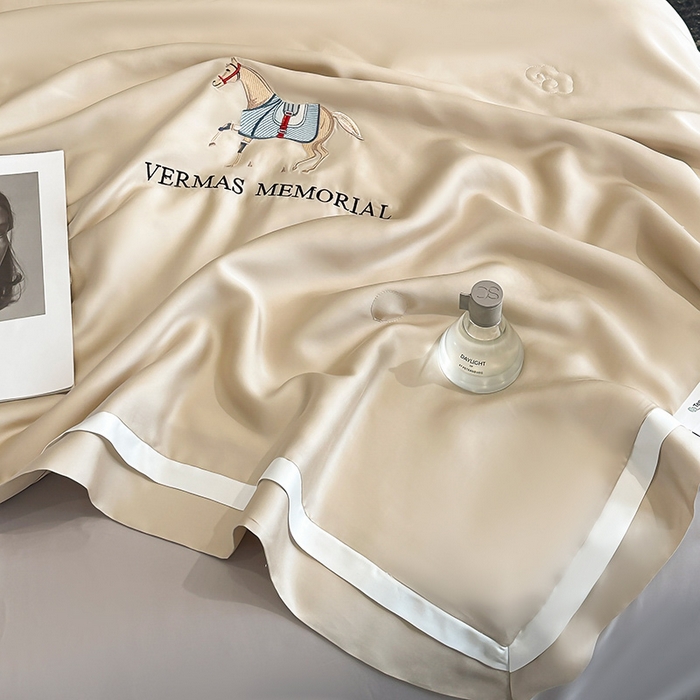 91家纺网 家纺一手货源 找家纺 薇玛仕 2026新款绣花80支兰精天丝可水洗蚕丝被100蚕丝填充夏凉被空调被 香槟咖