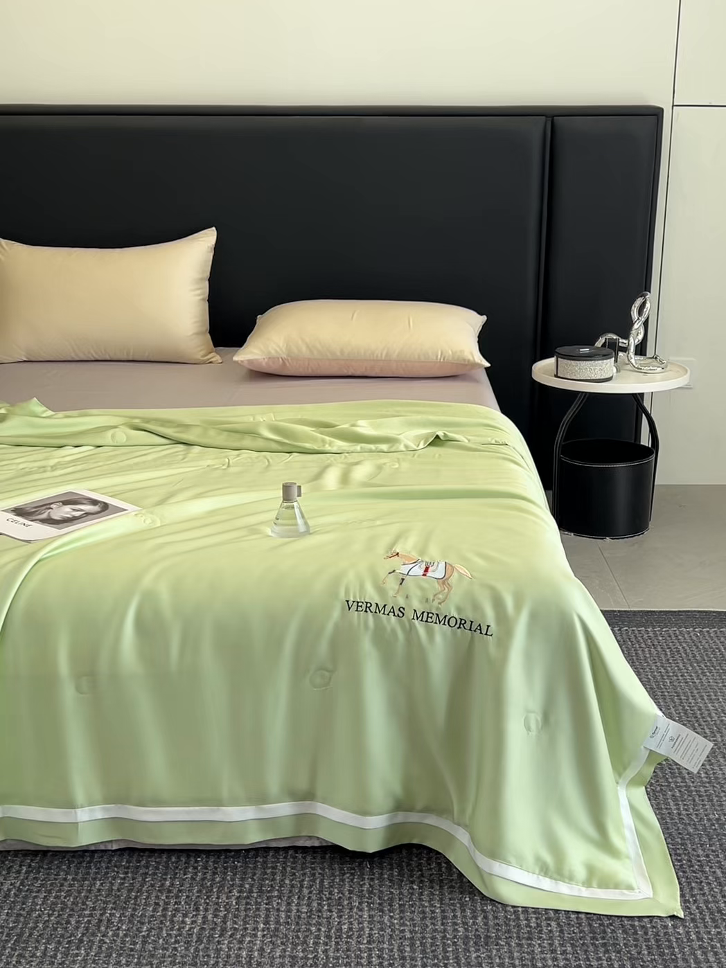 91家纺网 家纺一手货源 找家纺 薇玛仕 2026新款绣花80支兰精天丝可水洗蚕丝被100蚕丝填充夏凉被空调被 春色绿