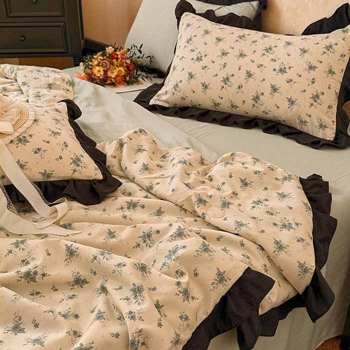 91家纺网 家纺一手货源 找家纺 2026直播爆款韩版赫本风花边款水洗双层纱夏被四件套【有买家秀加V】茶墨