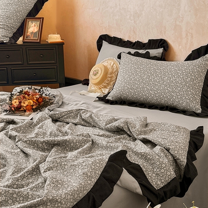 91家纺网 家纺一手货源 找家纺 2026直播爆款韩版赫本风花边款水洗双层纱夏被四件套【有买家秀加V】朵颜