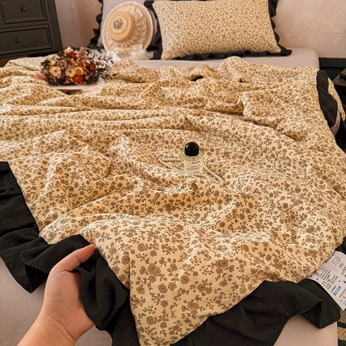 91家纺网 家纺一手货源 找家纺  2026直播爆款韩版赫本风花边款水洗双层纱夏被四件套【有买家秀加V】山茶左岸