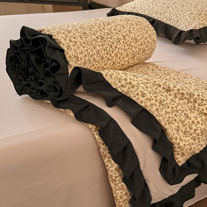 91家纺网 家纺一手货源 找家纺  2026直播爆款韩版赫本风花边款水洗双层纱夏被四件套【有买家秀加V】山茶左岸