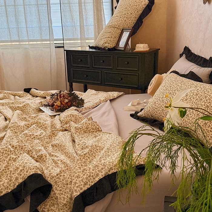 91家纺网 家纺一手货源 找家纺  2026直播爆款韩版赫本风花边款水洗双层纱夏被四件套【有买家秀加V】山茶左岸