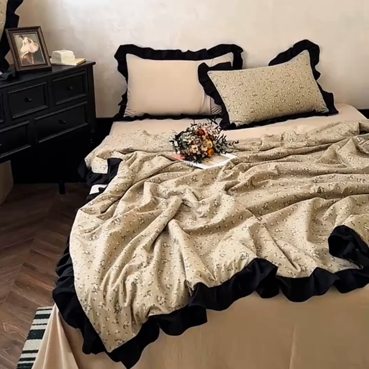 91家纺网 家纺一手货源 找家纺  2026直播爆款韩版赫本风花边款水洗双层纱夏被四件套【有买家秀加V】山茶左岸