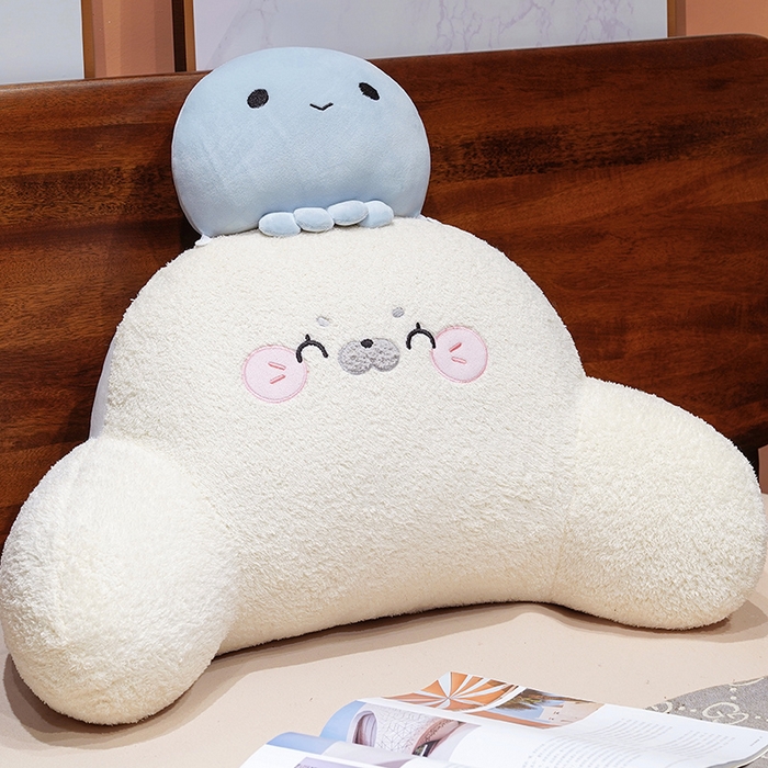 91家纺网 家纺一手货源 找家纺 （总）仟亿莱 2026新款团子海豹小伙伴拥抱式腰靠