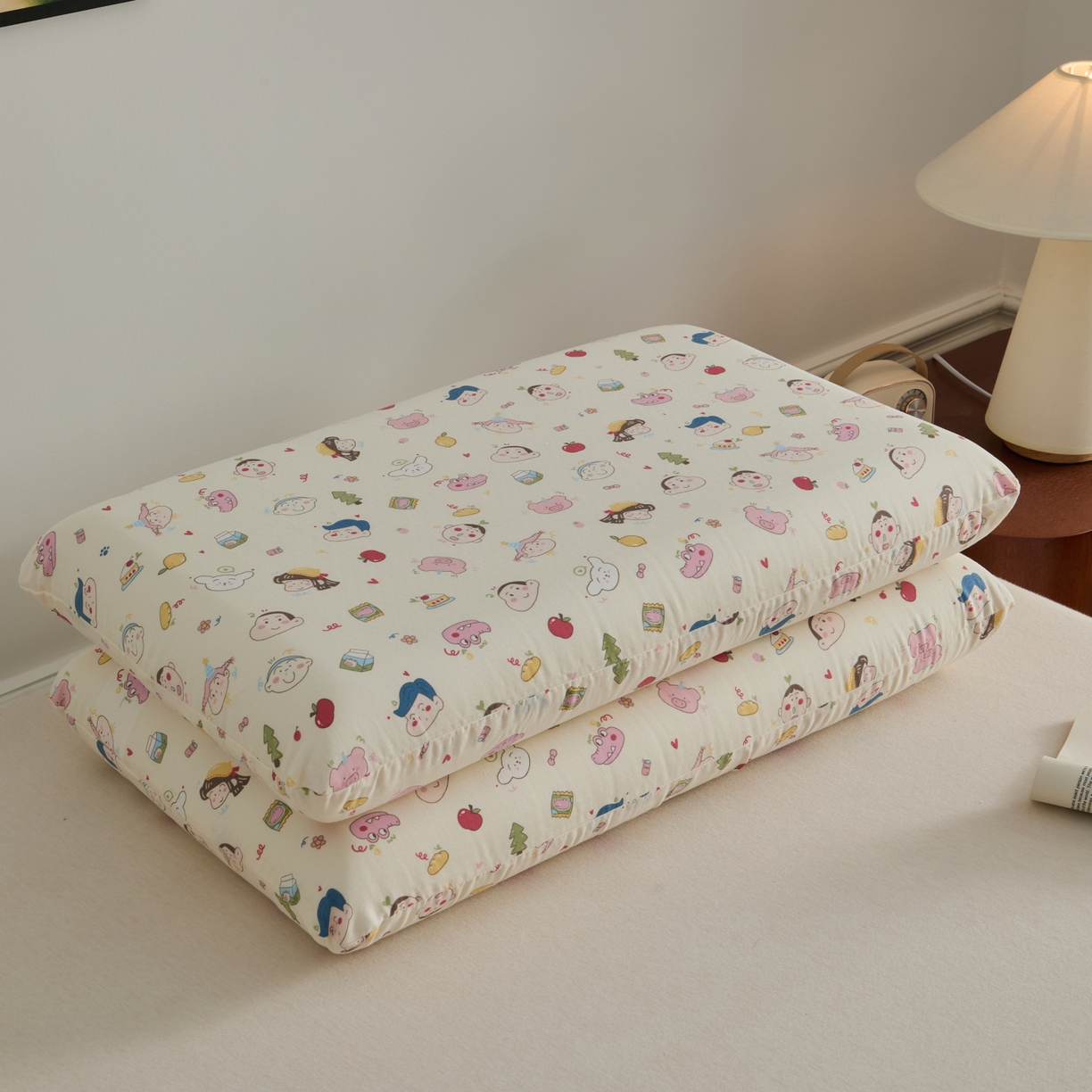 91家纺网 家纺一手货源 找家纺 百寐 2026新款全棉纯棉A类双层纱立体记忆深睡枕芯保护套42*70纯棉枕套 可爱小新