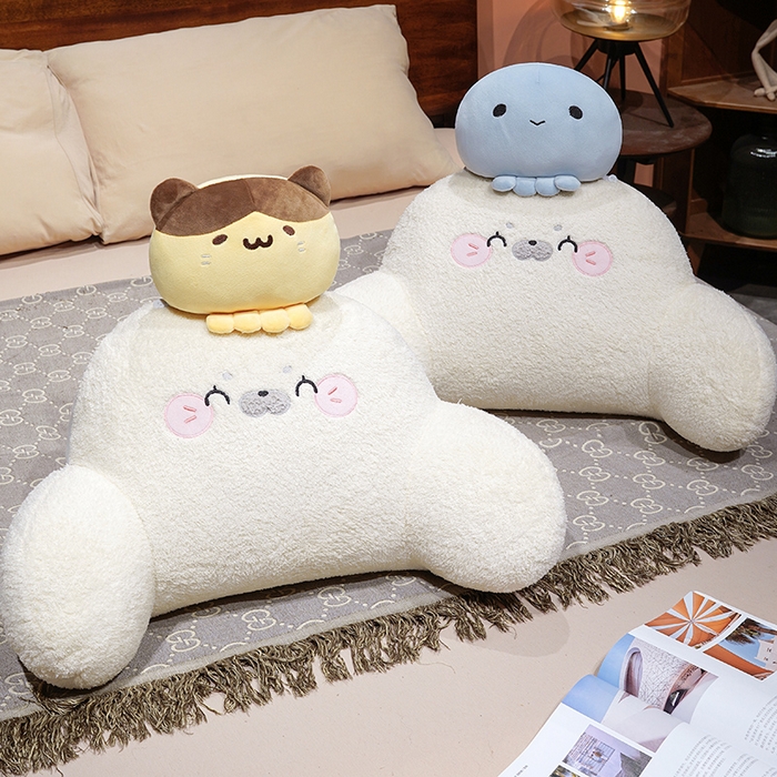 91家纺网 家纺一手货源 找家纺 仟亿莱 2026新款团子海豹小伙伴拥抱式腰靠 蓝色团子海豹