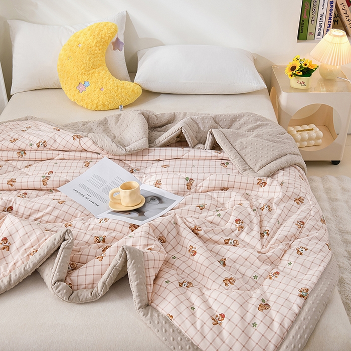 91家纺网 家纺一手货源 找家纺 壹张床 2026新款A类水洗棉3D豆豆夏被夏凉被空调被 格子萌熊