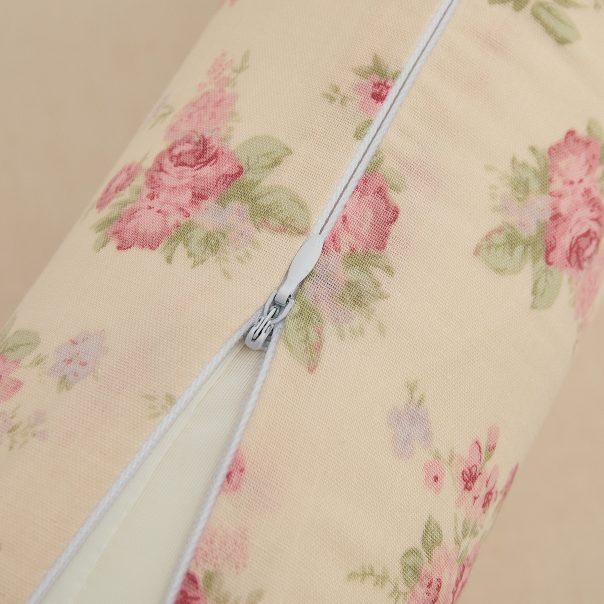 91家纺网 家纺一手货源 找家纺 百寐 2026新款全棉纯棉A类双层纱立体记忆深睡枕芯保护套42*70纯棉枕套 蔷薇之恋