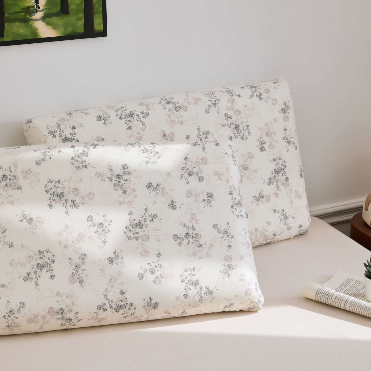 91家纺网 家纺一手货源 找家纺 百寐 2026新款全棉纯棉A类双层纱立体记忆深睡枕芯保护套42*70纯棉枕套 清秋素颜