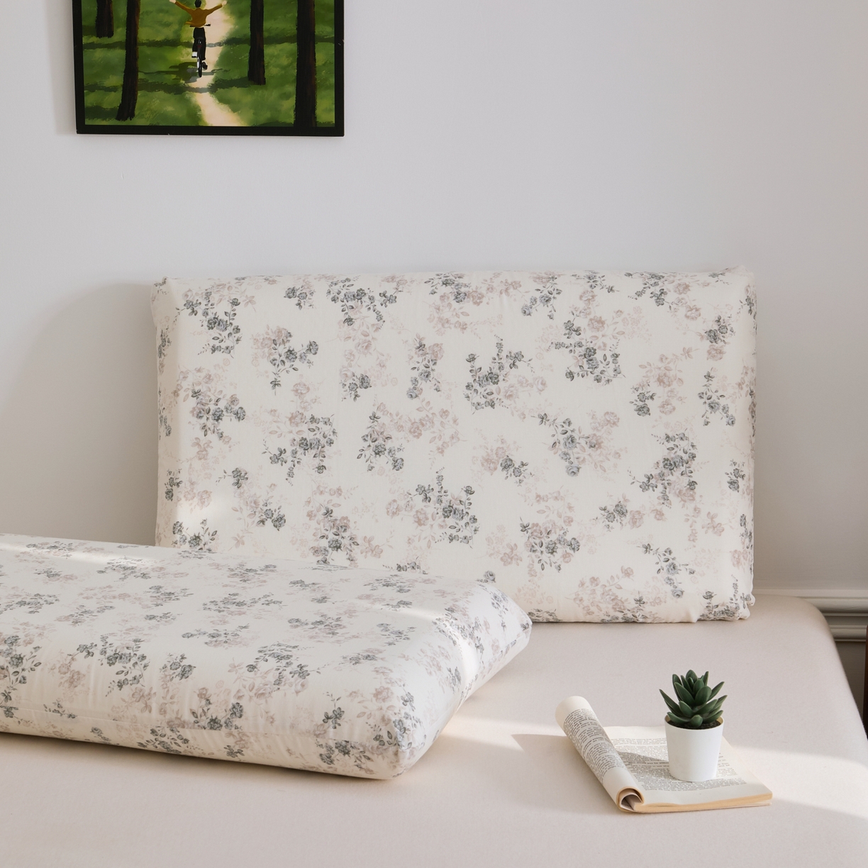 91家纺网 家纺一手货源 找家纺 百寐 2026新款全棉纯棉A类双层纱立体记忆深睡枕芯保护套42*70纯棉枕套 清秋素颜