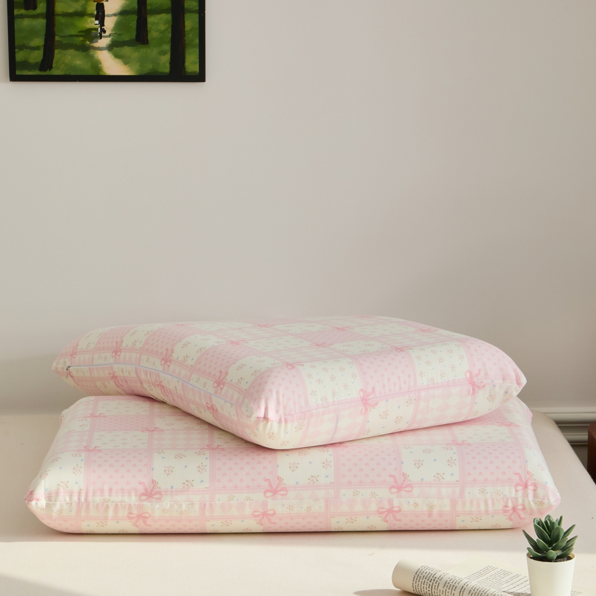 91家纺网 家纺一手货源 找家纺 百寐 2026新款全棉纯棉A类双层纱立体记忆深睡枕芯保护套42*70纯棉枕套 小城故事