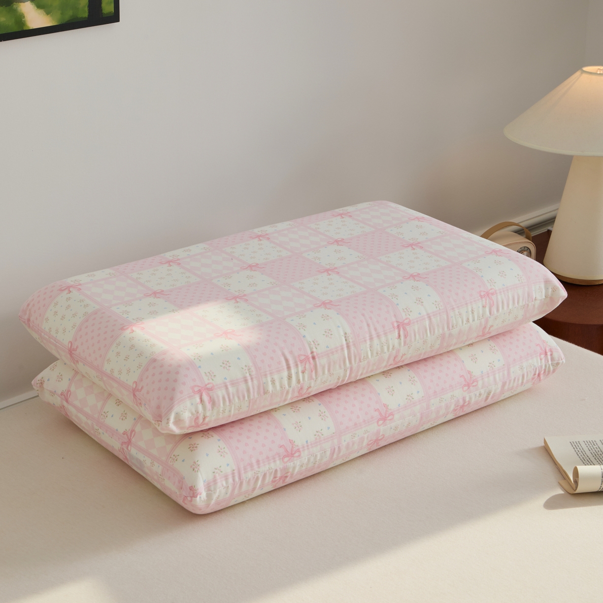 91家纺网 家纺一手货源 找家纺 百寐 2026新款全棉纯棉A类双层纱立体记忆深睡枕芯保护套42*70纯棉枕套 小城故事