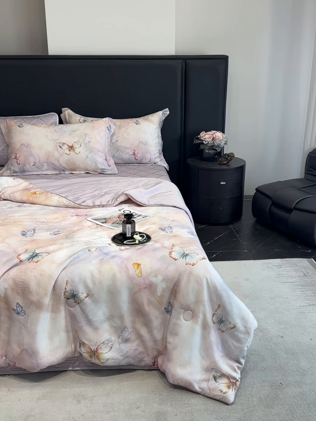 91家纺网 家纺一手货源 找家纺 吾诺家居 2026春夏新款数码印花莱赛尔天丝夏被夏凉被空调被-天印系列 蝶语-粉