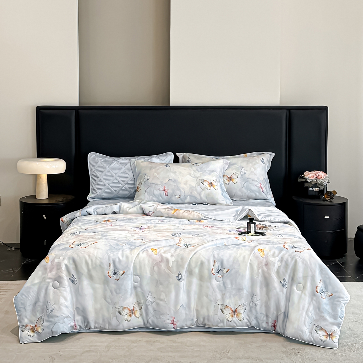 91家纺网 家纺一手货源 找家纺 吾诺家居 2026春夏新款数码印花莱赛尔天丝夏被夏凉被空调被-天印系列 蝶语-蓝