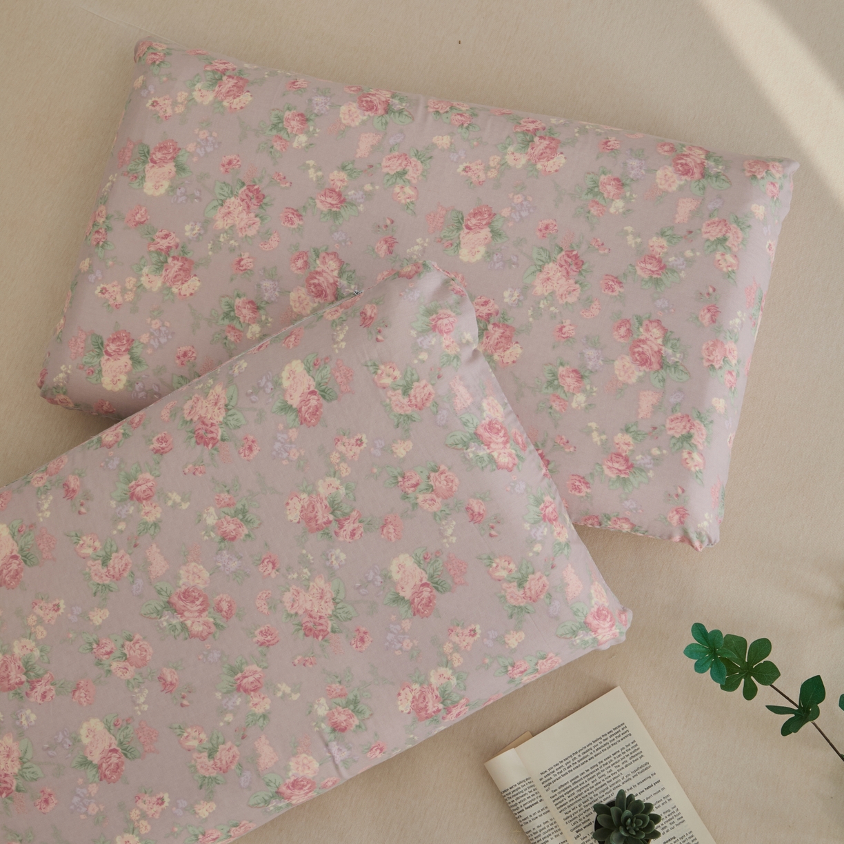 91家纺网 家纺一手货源 找家纺 百寐 2026新款全棉纯棉A类双层纱立体记忆深睡枕芯保护套42*70纯棉枕套 遇见浪漫