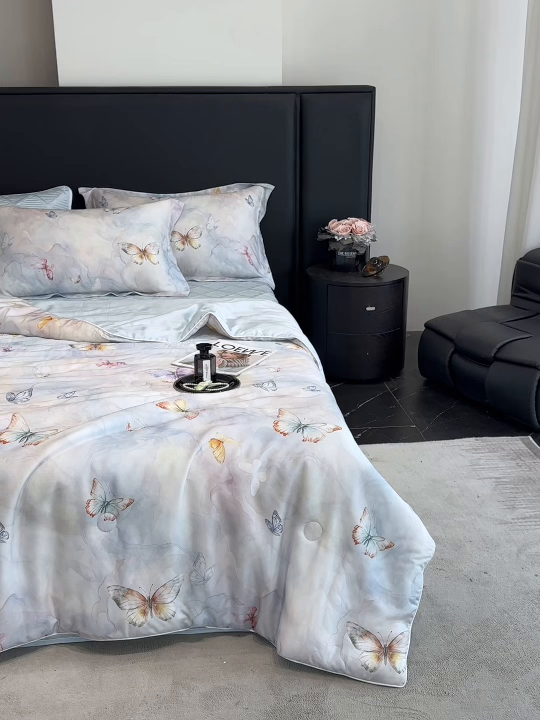 91家纺网 家纺一手货源 找家纺 吾诺家居 2026春夏新款数码印花莱赛尔天丝夏被夏凉被空调被-天印系列 蝶语-蓝