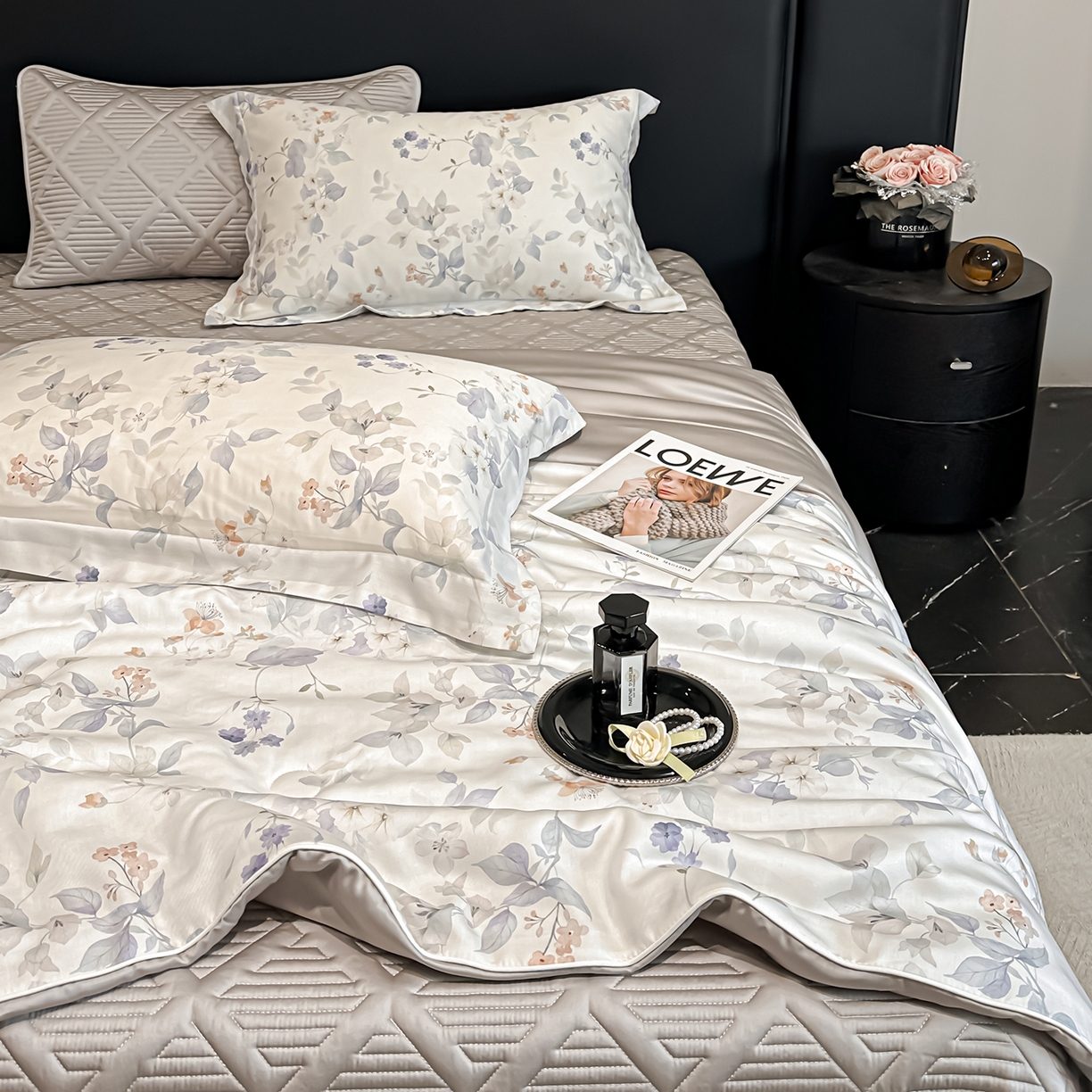 91家纺网 家纺一手货源 找家纺 吾诺家居 2026春夏新款数码印花莱赛尔天丝夏被夏凉被空调被-天印系列 花影间