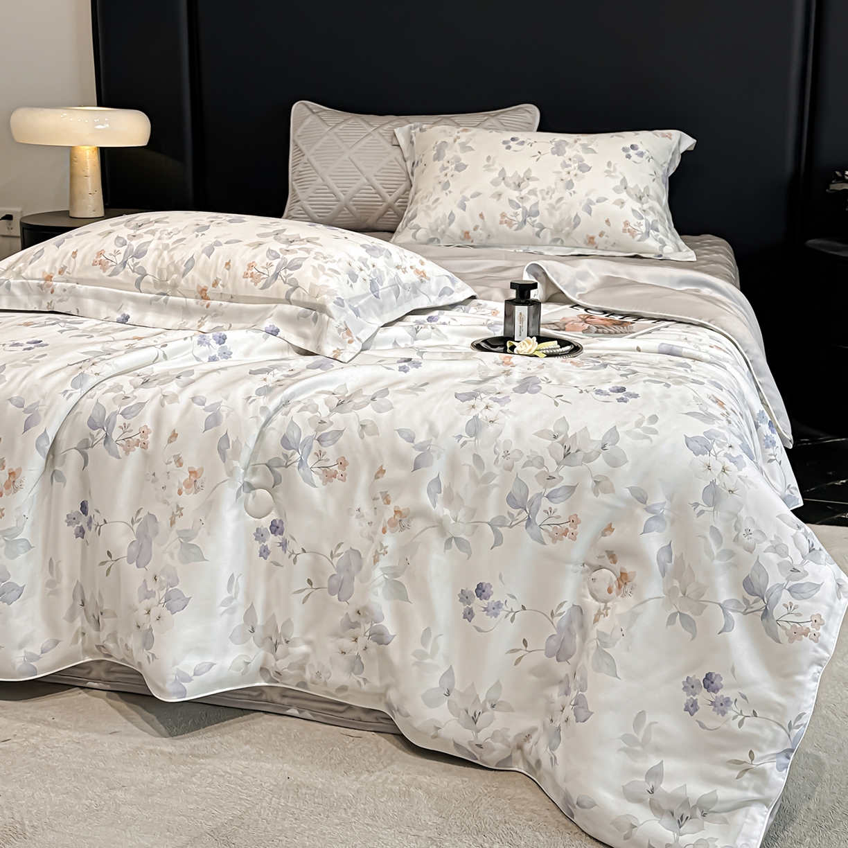 91家纺网 家纺一手货源 找家纺 吾诺家居 2026春夏新款数码印花莱赛尔天丝夏被夏凉被空调被-天印系列 花影间