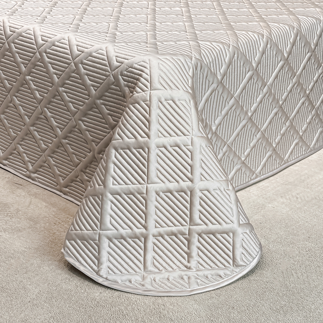 91家纺网 家纺一手货源 找家纺 吾诺家居 2026春夏新款数码印花莱赛尔天丝夏被夏凉被空调被-天印系列 花影间