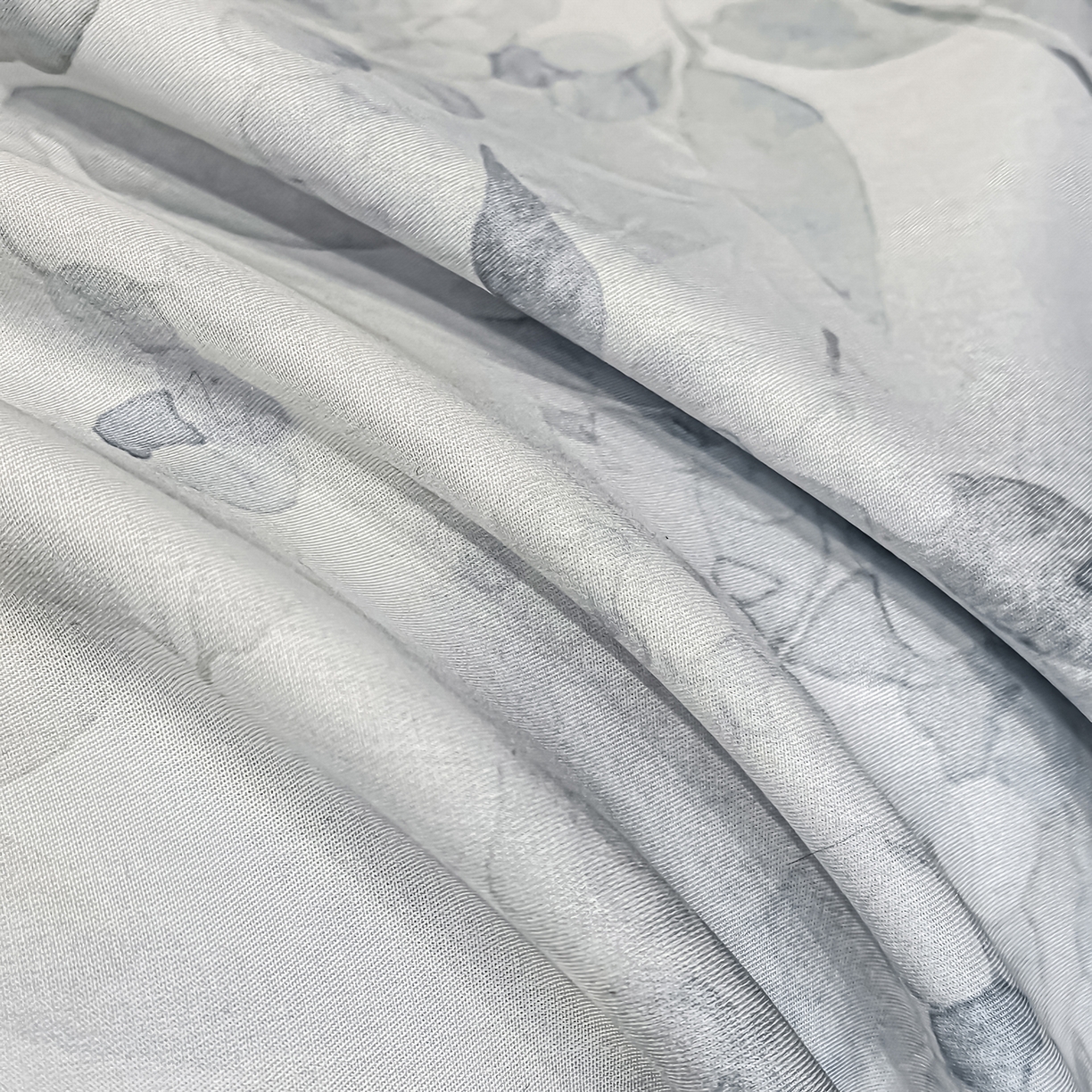 91家纺网 家纺一手货源 找家纺 吾诺家居 2026春夏新款数码印花莱赛尔天丝夏被夏凉被空调被-天印系列 且听风吟