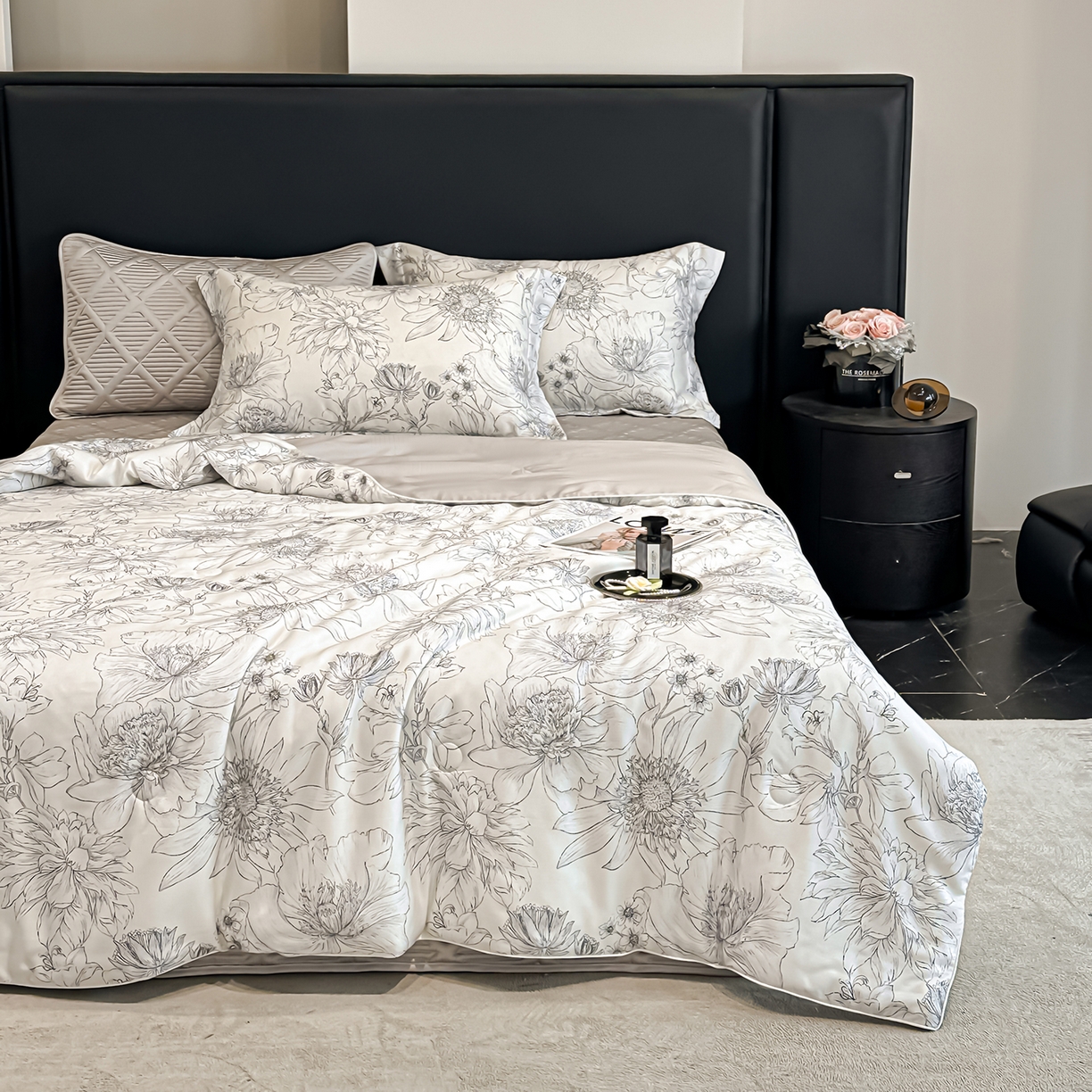 91家纺网 家纺一手货源 找家纺 吾诺家居 2026春夏新款数码印花莱赛尔天丝夏被夏凉被空调被-天印系列 青墨花影