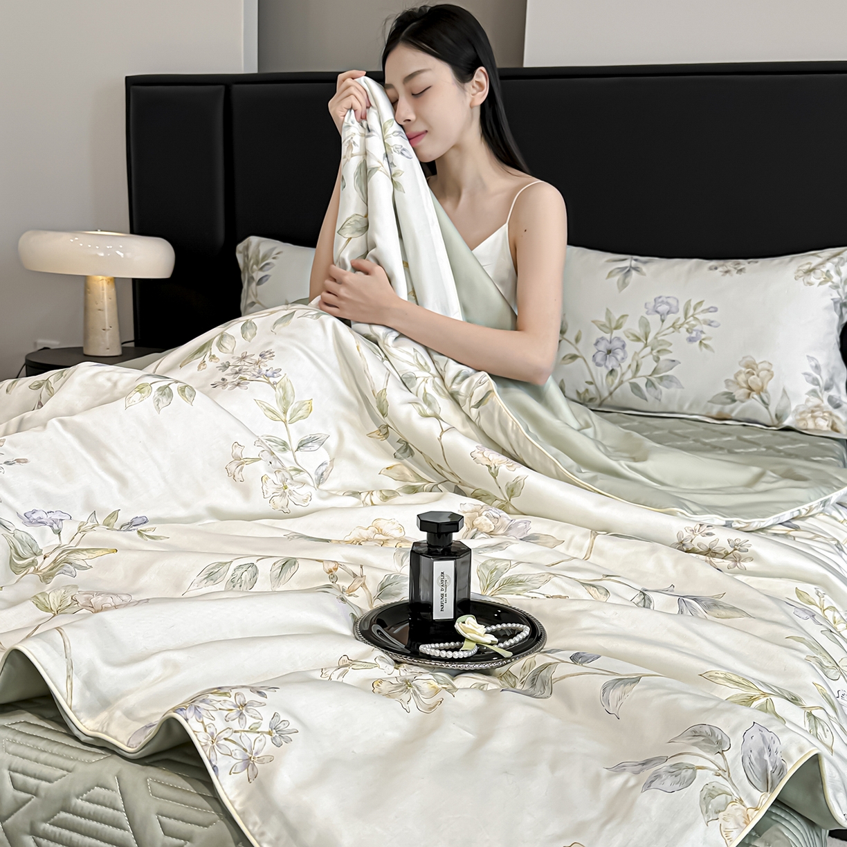 91家纺网 家纺一手货源 找家纺 吾诺家居 2026春夏新款数码印花莱赛尔天丝夏被夏凉被空调被-天印系列 青枝花语