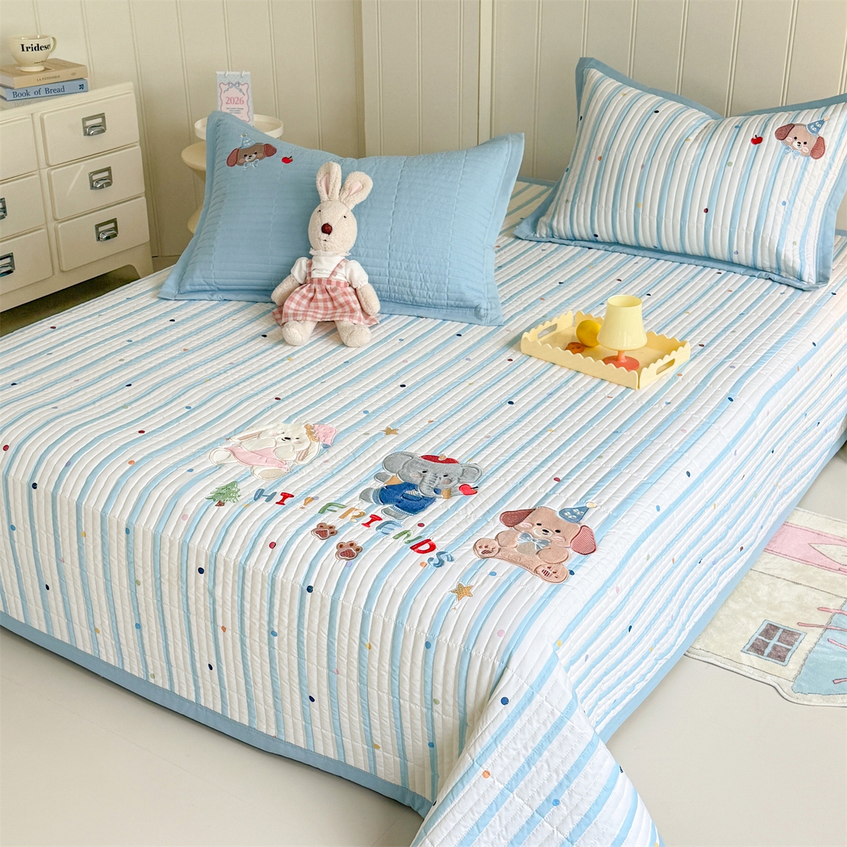 91家纺网 家纺一手货源 找家纺 （总）优贝家纺 2026新款高克重水洗棉云感棉印+贴布绣卡通床盖夹棉软席三件套