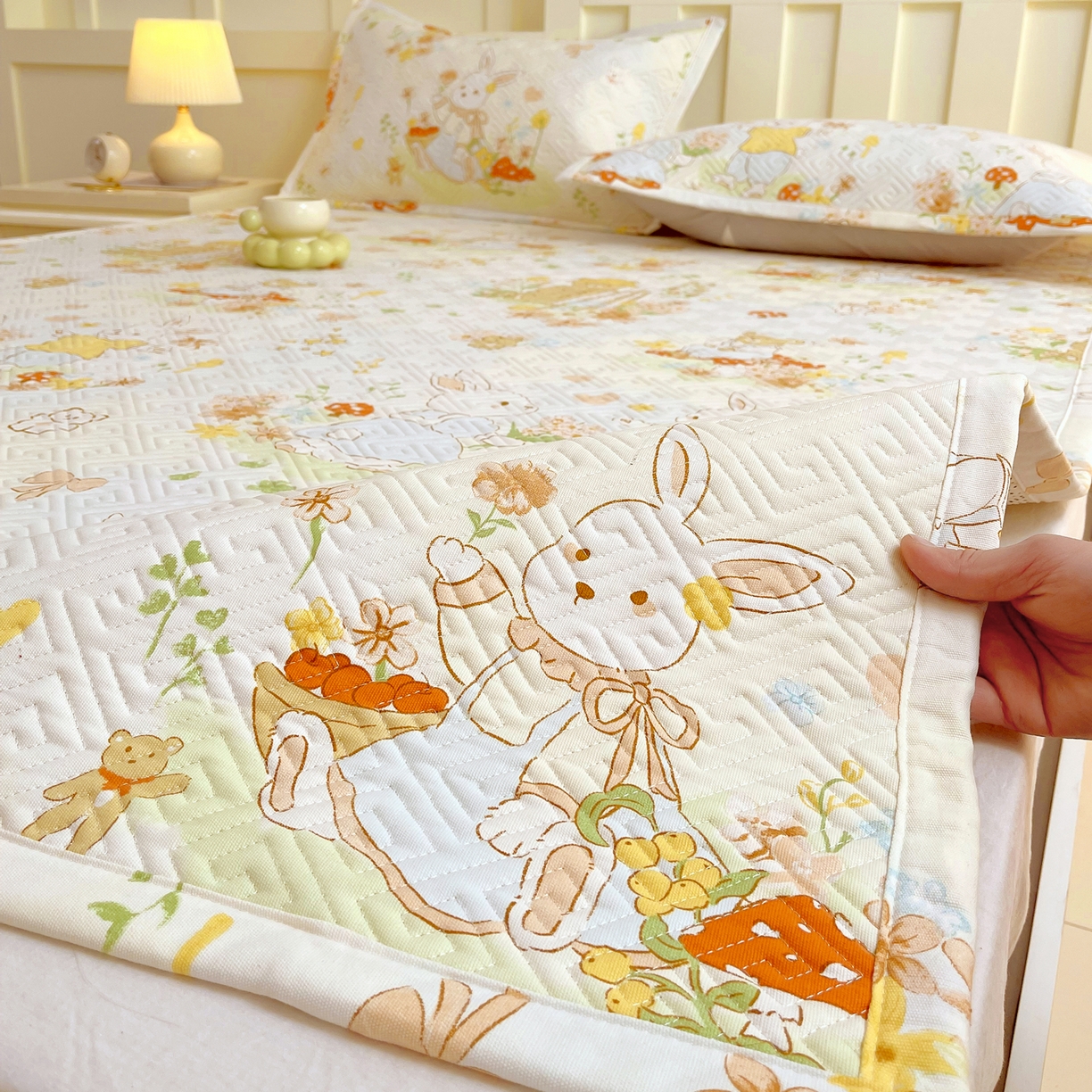 91家纺网 家纺一手货源 找家纺 金鑫汇家纺 2026春夏新款成人床新花型老粗布夹棉床盖软凉席席子可以机洗 春日童话