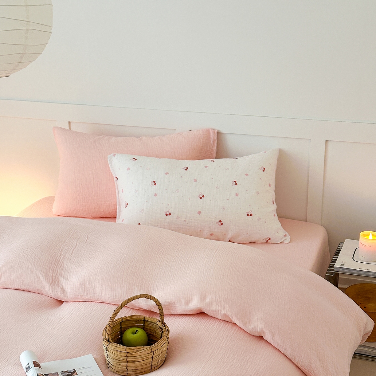 91家纺网 家纺一手货源 找家纺 玖弘家居 2026新款糖果印花色系皱皱纱四件套系列 蜜粉（蜜粉+粉樱浅印）